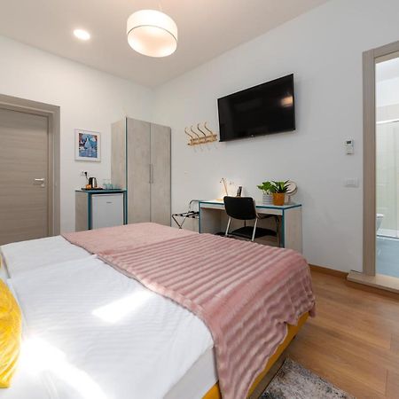 Polesana Rooms Pula Bagian luar foto