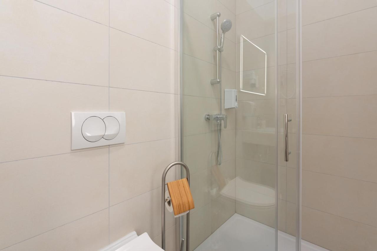 Polesana Rooms Pula Bagian luar foto