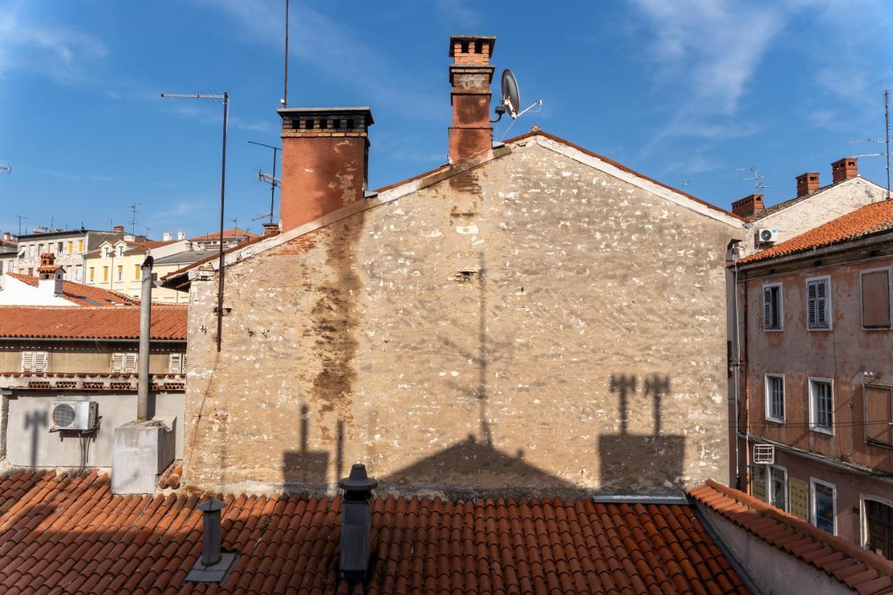 Polesana Rooms Pula Bagian luar foto
